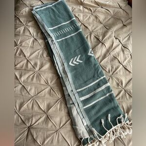 Sand cloud reversible towel